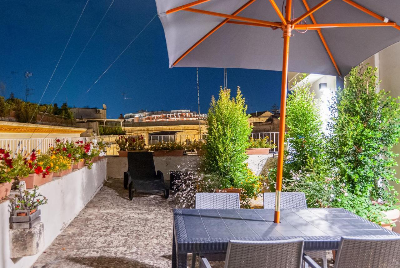 Il Garbino Suite And Apartment Lecce Exterior foto