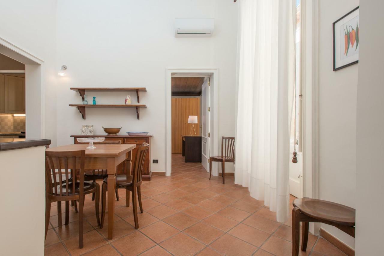 Il Garbino Suite And Apartment Lecce Exterior foto